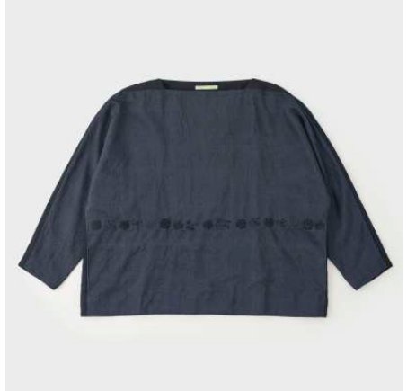 
                  
                    Handloom Wool Embroidered Boat Neck Blouse AW2024 Aodress Made in Japan - Marquise de Laborde Paris
                  
                