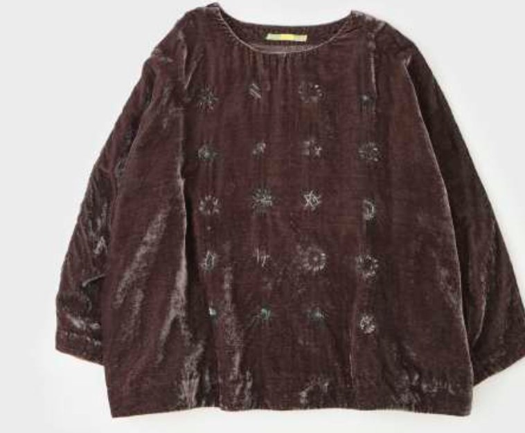 
                  
                    Rayon Velvet Embroidered Patched Blouse AW2024 Aodress Made in Japan - Marquise de Laborde Paris
                  
                