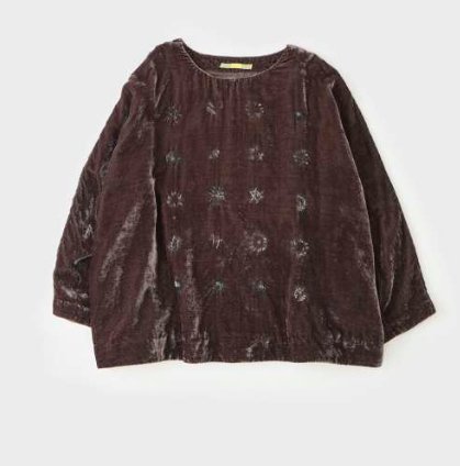 
                  
                    Rayon Velvet Embroidered Patched Blouse AW2024 Aodress Made in Japan - Marquise de Laborde Paris
                  
                