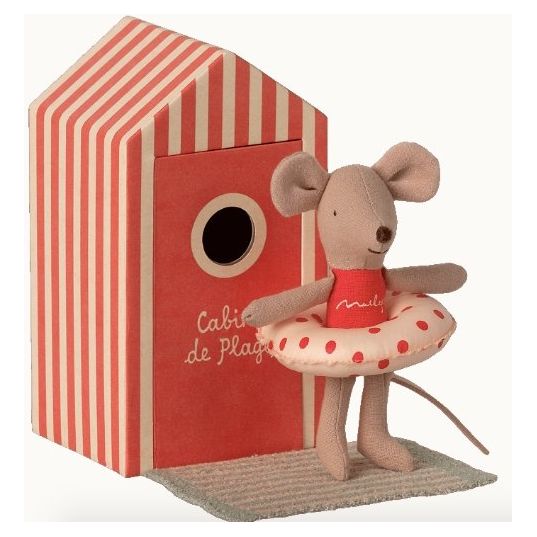 
                  
                    Maileg Petite Soeur Souris dans sa Cabine de Plage Beach Mouse Little Sister Mouse - Marquise de Laborde Paris
                  
                