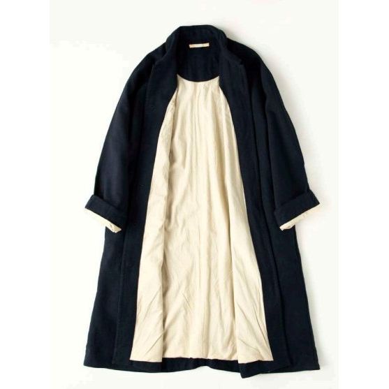 
                  
                    Soutien collar coat by AODRESS - Marquise de Laborde Paris
                  
                